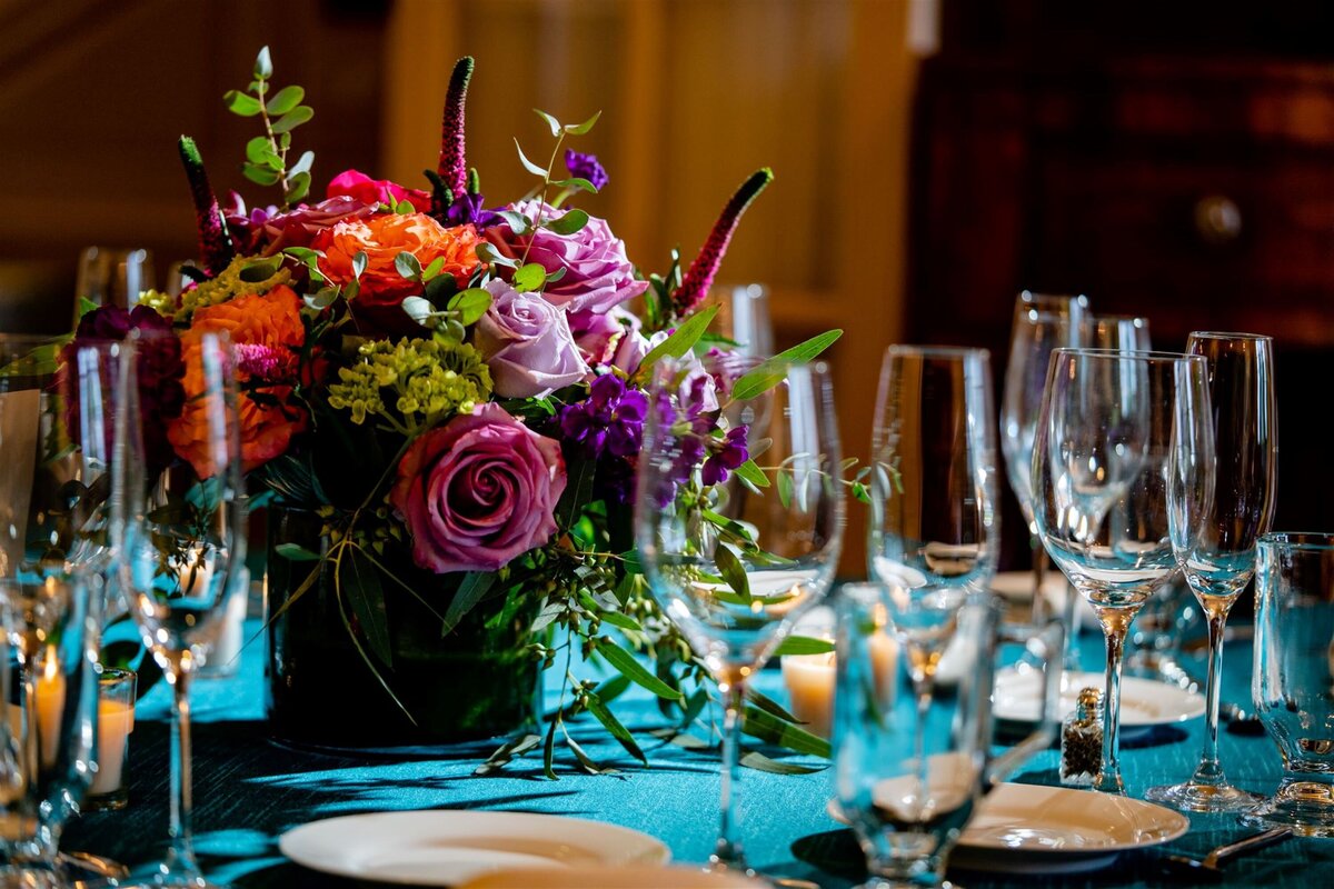Event-Planning-DC-Corporate-Tablescape-Bee-Too-Sweet-Photography.
