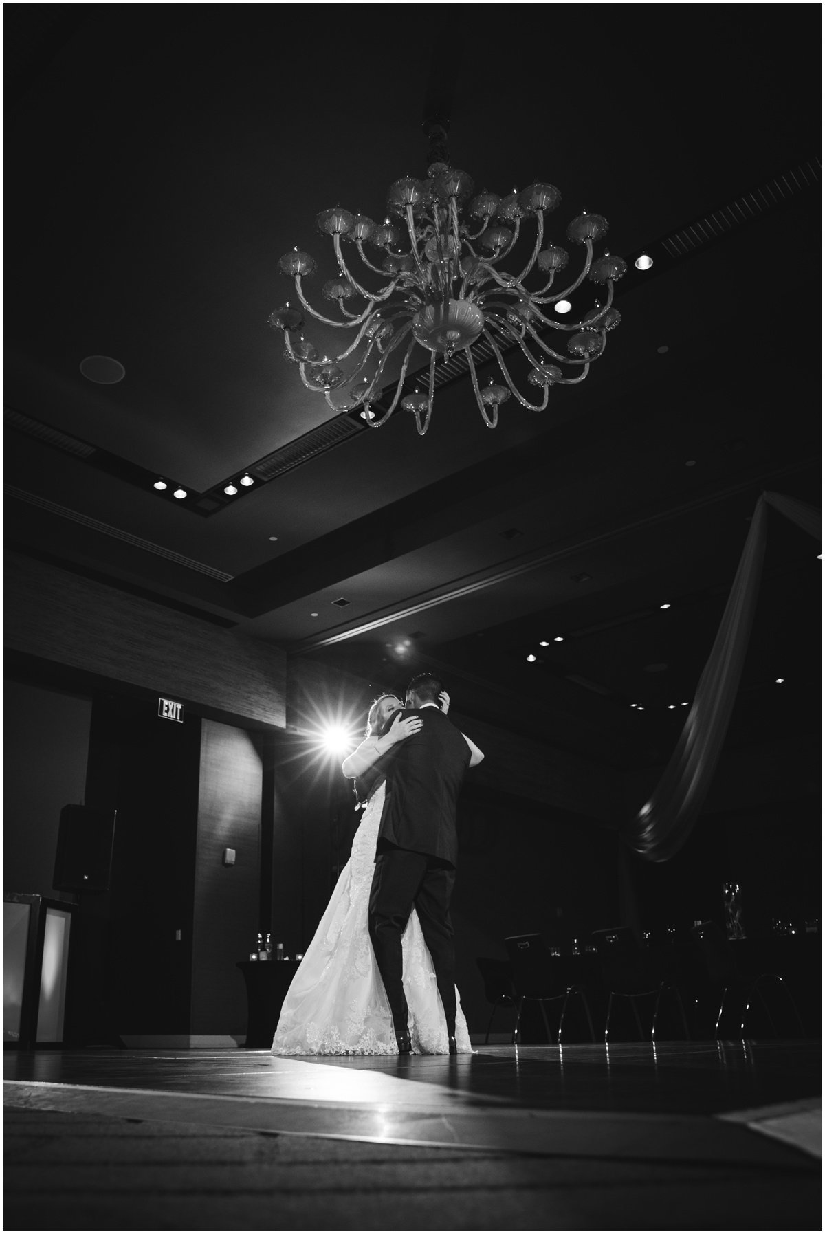 Austin wedding photographer w hotel wedding photographer bride groom final dance