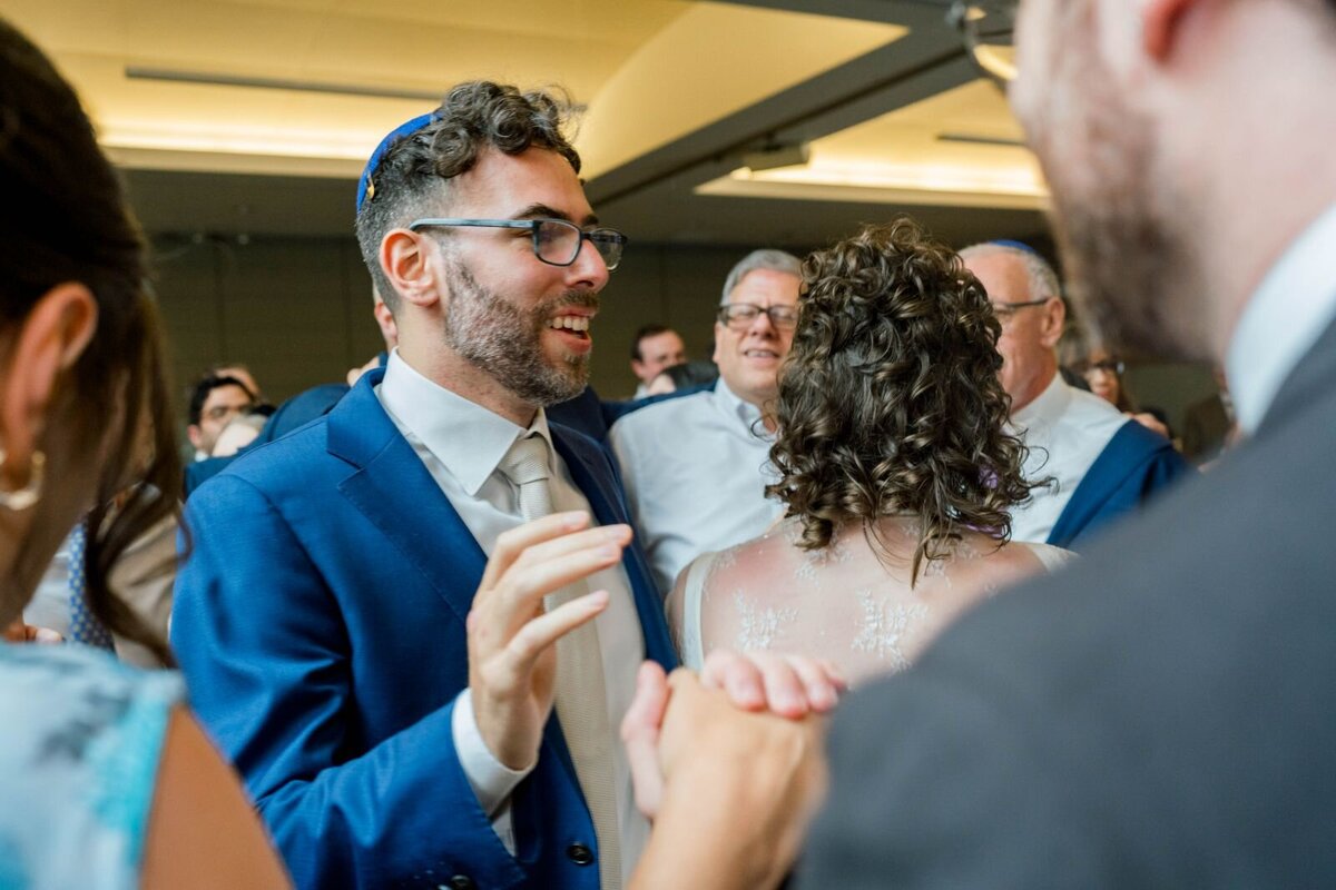 Eliana-Melmed-Photography-Chicago-LosAngeles-Jewish-WeddingPhotography-ShulaNoah-Simcha-Dancing-00160