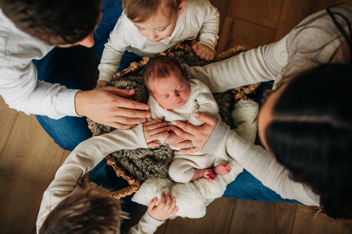 In-home-documentary-newborn-photography-Milwaukee2