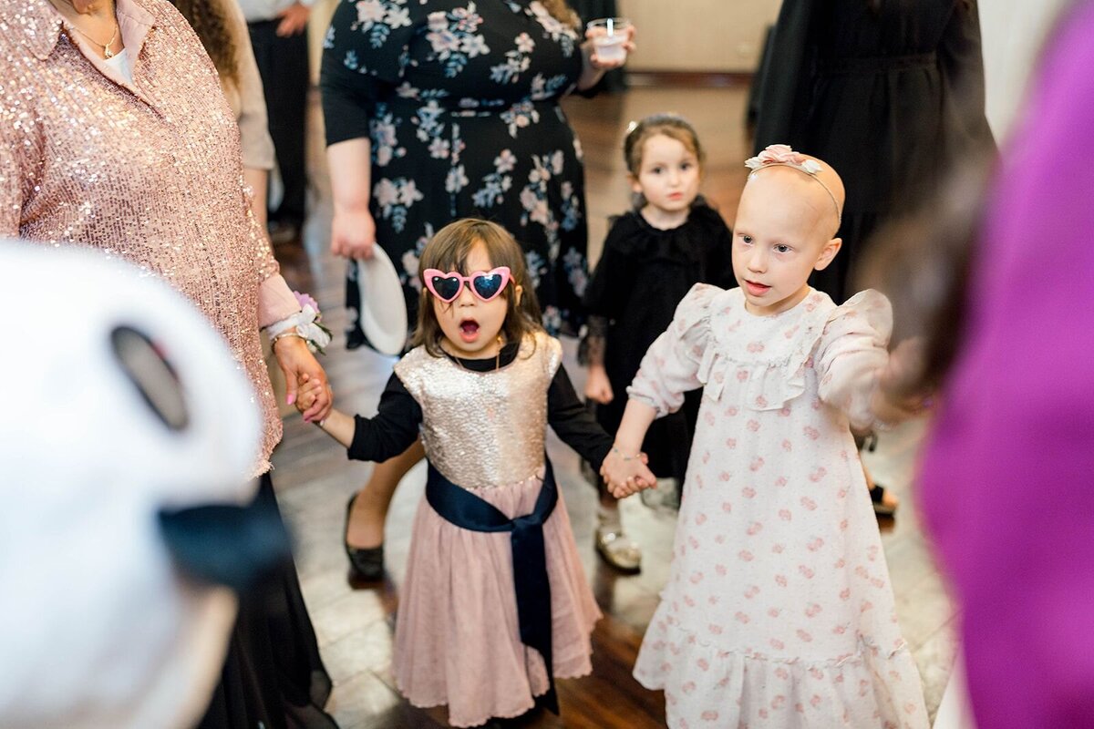 Eliana-Melmed-Photography-Chicago-LosAngeles-Jewish-WeddingPhotographer-CarmiKalman-WomensDancing-00109
