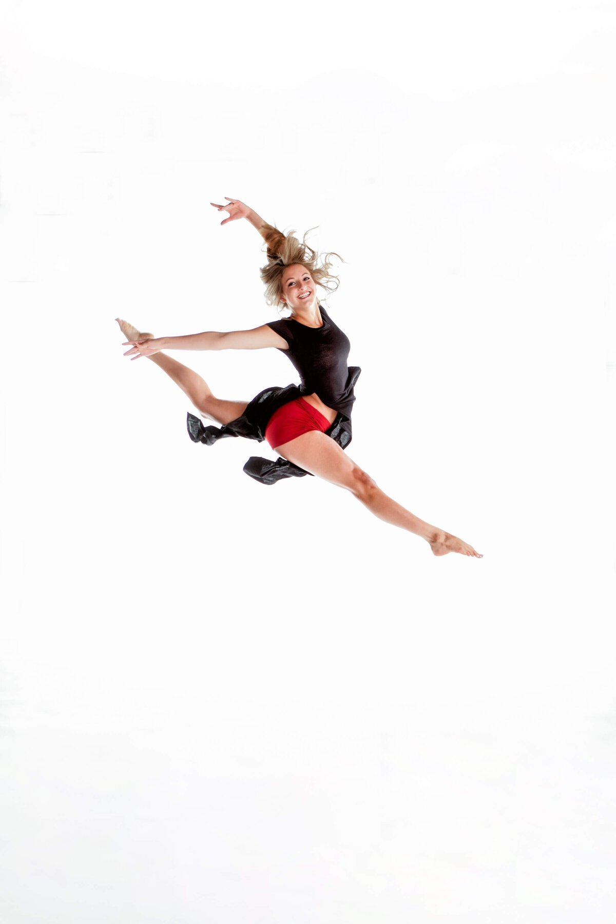 beautiful-woman-dancing-jumping-branding-photography