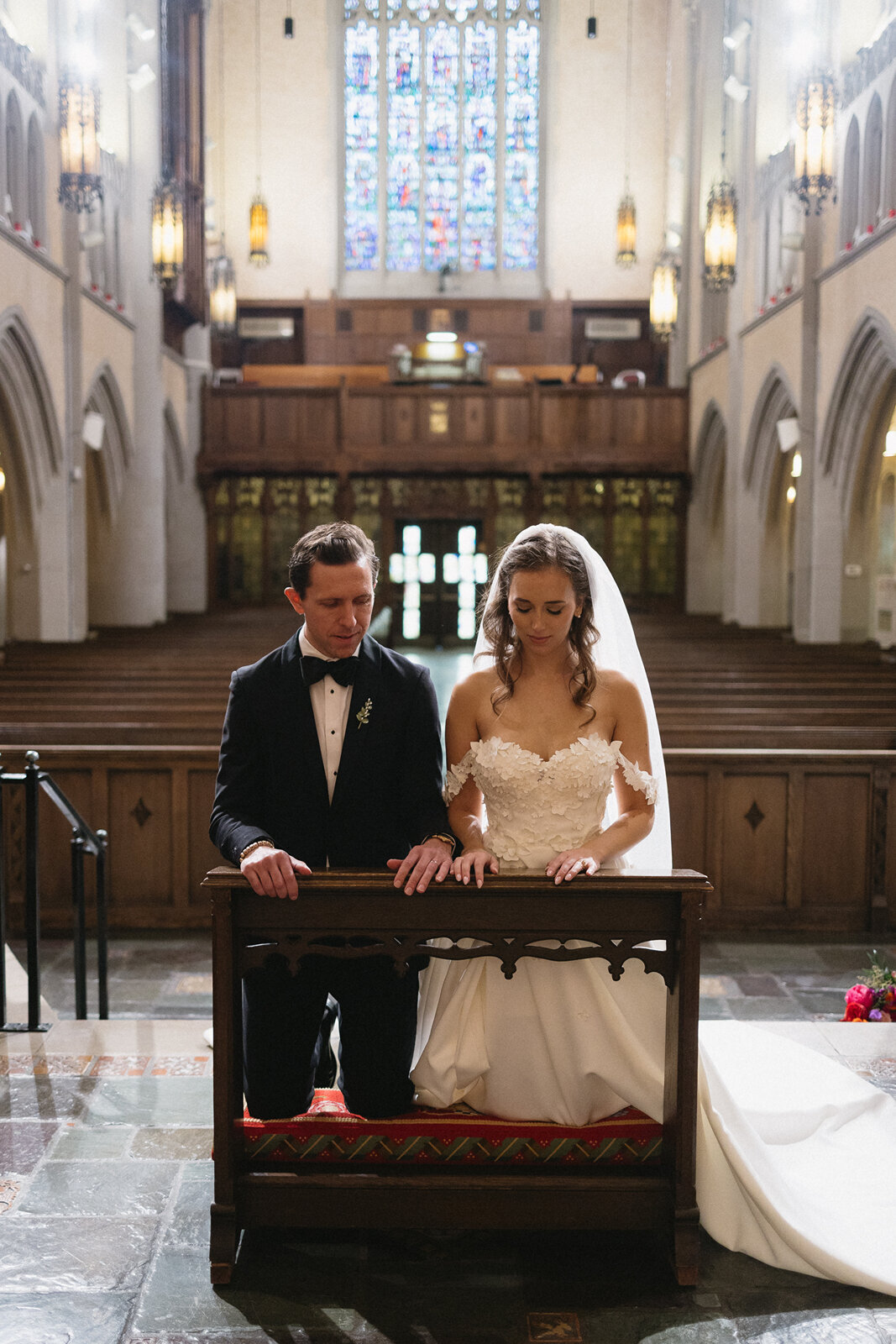 romantic-detroit-wedding-photos-church-portraits