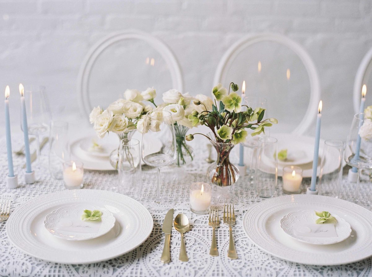 White and Gold table design in Boston