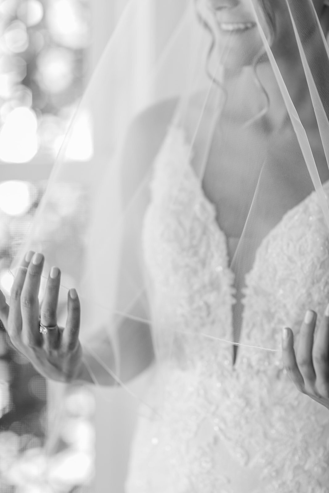 bride-putting-on-veil
