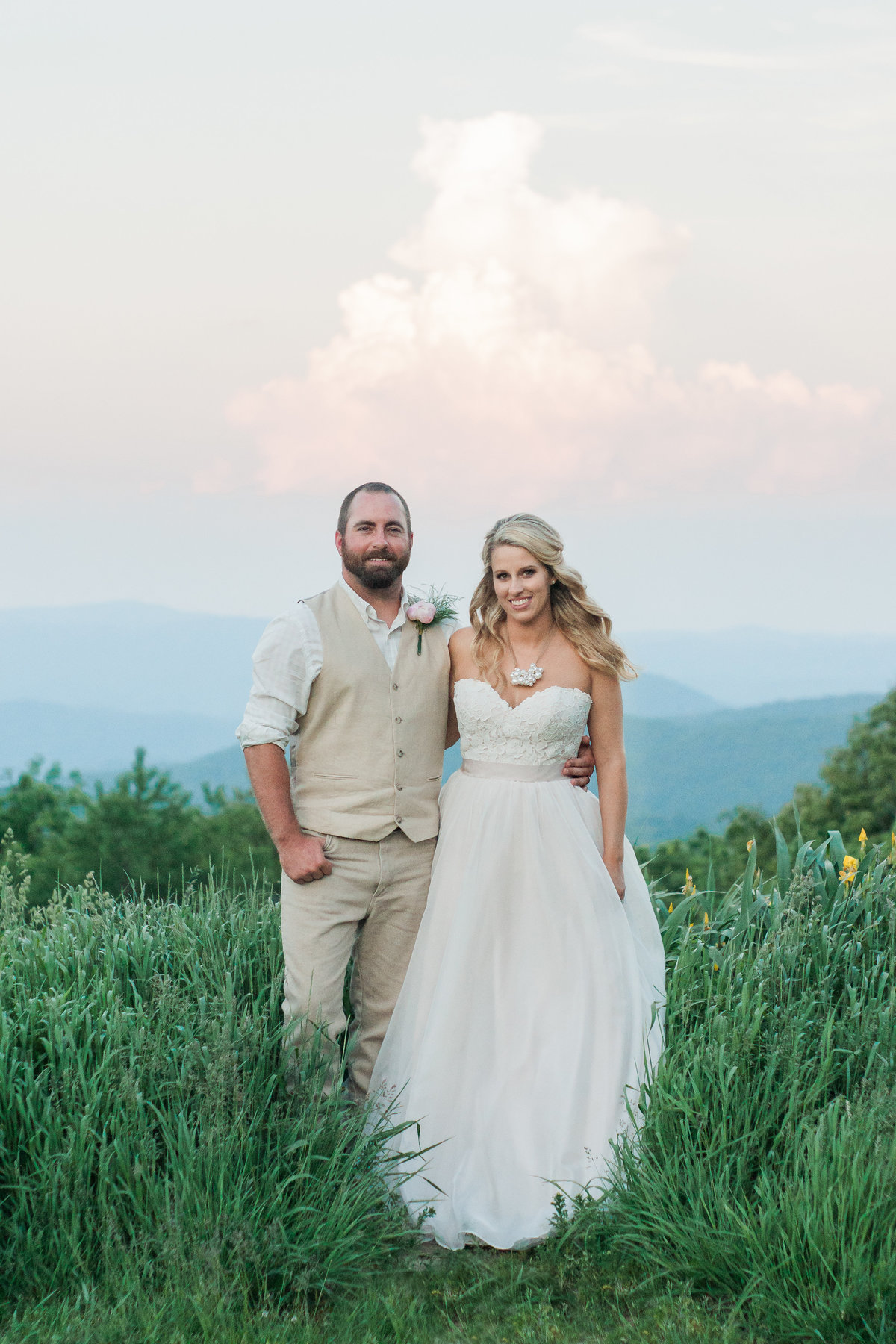 Outdoor wedding ceremony photographed at Overlook Barn by Boone Photographer Wayfaring Wanderer. Overlook Barn is a gorgeous venue on Beech Mountain.
