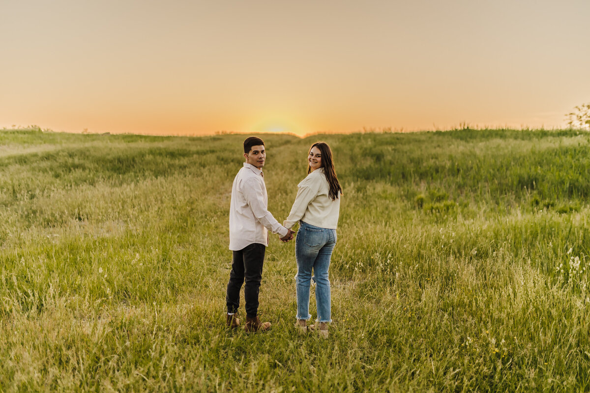 NortheastOhioPhotographer-Olivia&Mario-ChagrinRiverParkEngagement.155-2