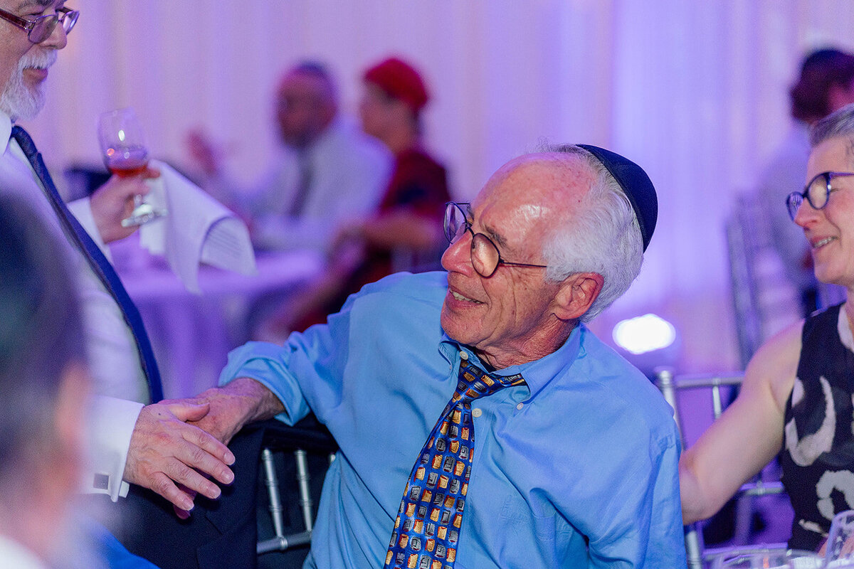 Eliana-Melmed-Photography-Chicago-LosAngeles-Jewish-WeddingPhotography-ElianaSklar-DanceFloor-00052