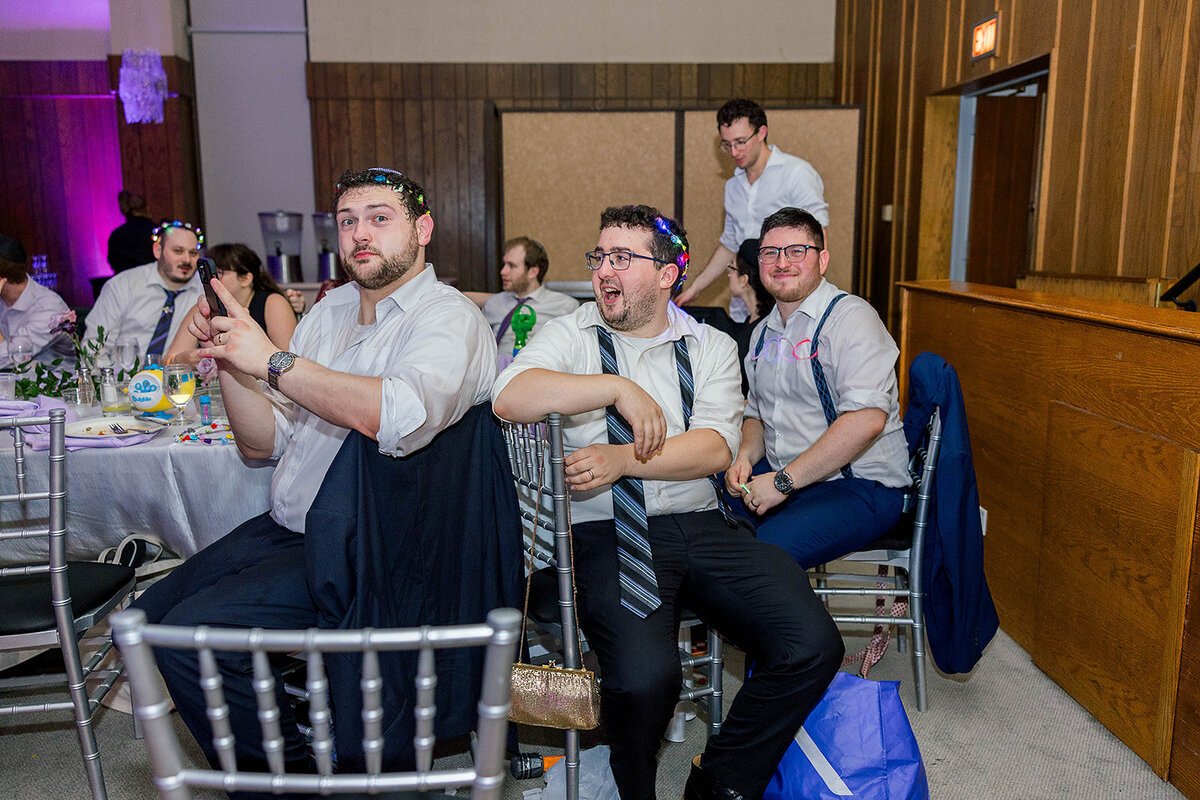 Eliana-Melmed-Photography-Chicago-LosAngeles-Jewish-WeddingPhotography-ElianaSklar-DanceFloor-00264