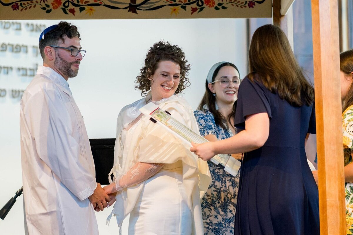 Eliana-Melmed-Photography-Chicago-LosAngeles-Jewish-WeddingPhotography-ShulaNoah-Chuppah-00257
