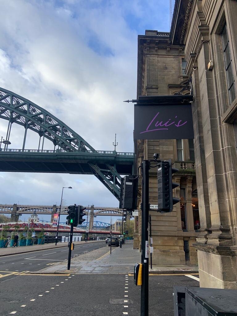 ellis-signs-projecting-sign-quayside-newcastle-gateshead-north-east