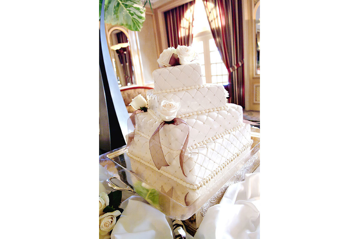 elegant wedding cake ritz carlton naples florida