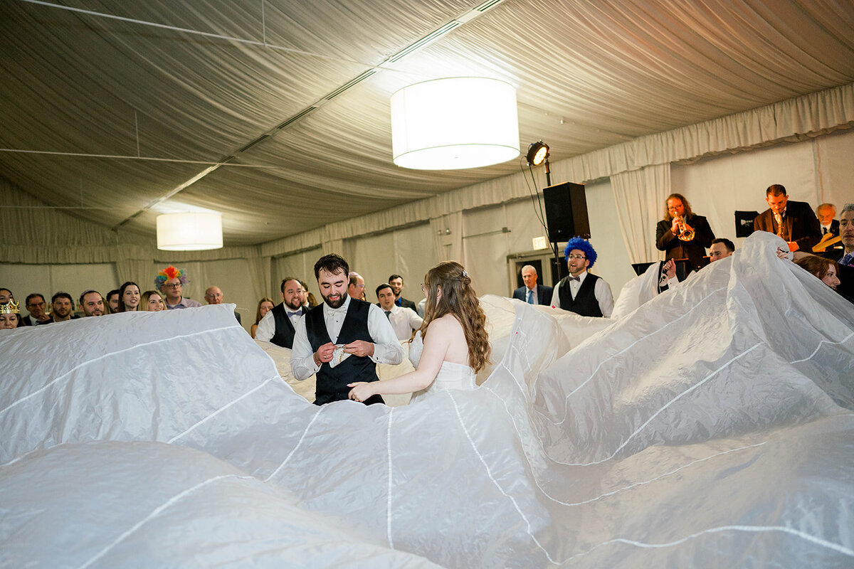 Eliana-Melmed-Photography-Chicago-LosAngeles-Jewish-WeddingPhotography-SimchaDancing-00036