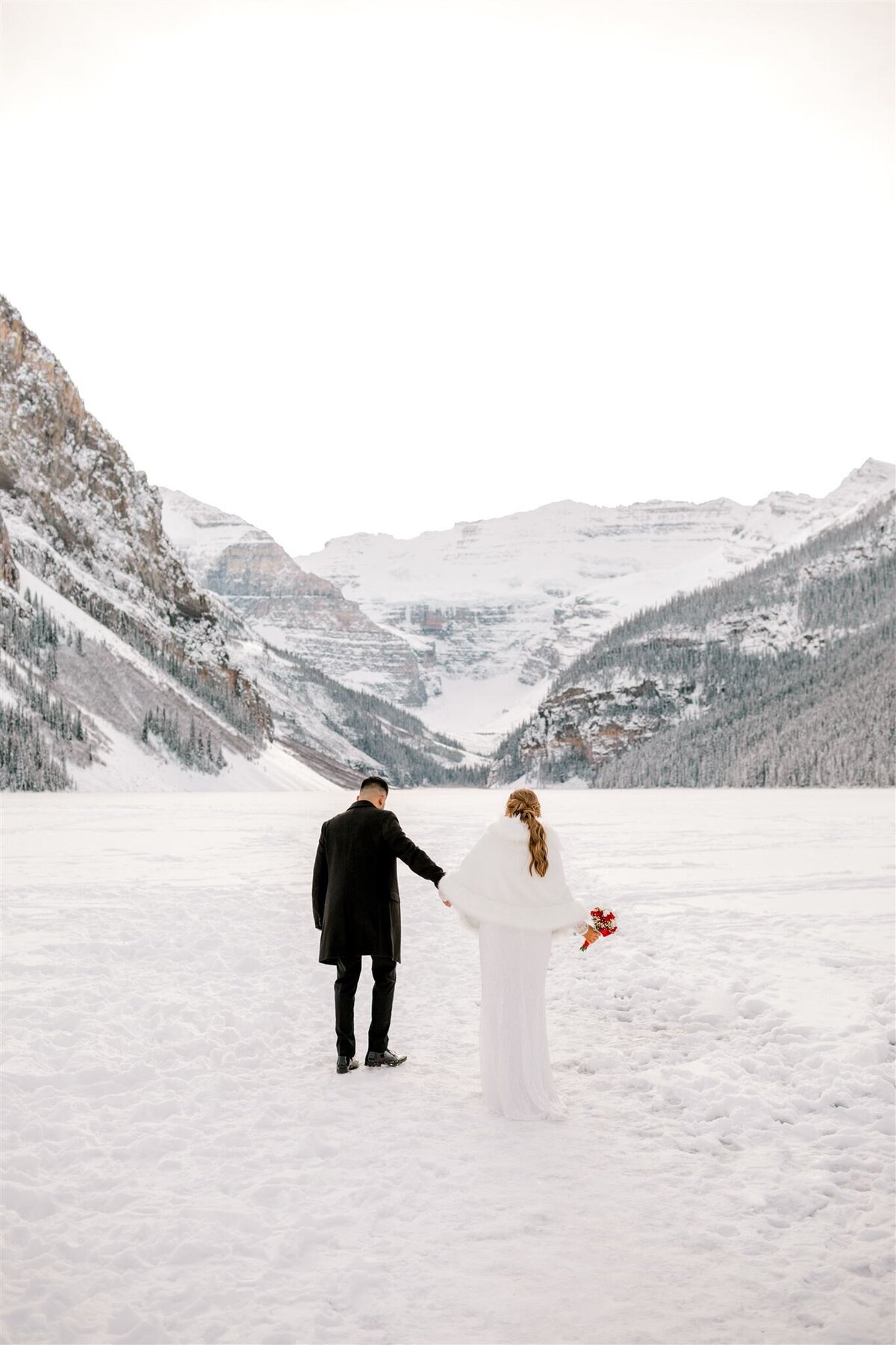 calgary_wedding_photographer_lake_louise_winter-90_websize