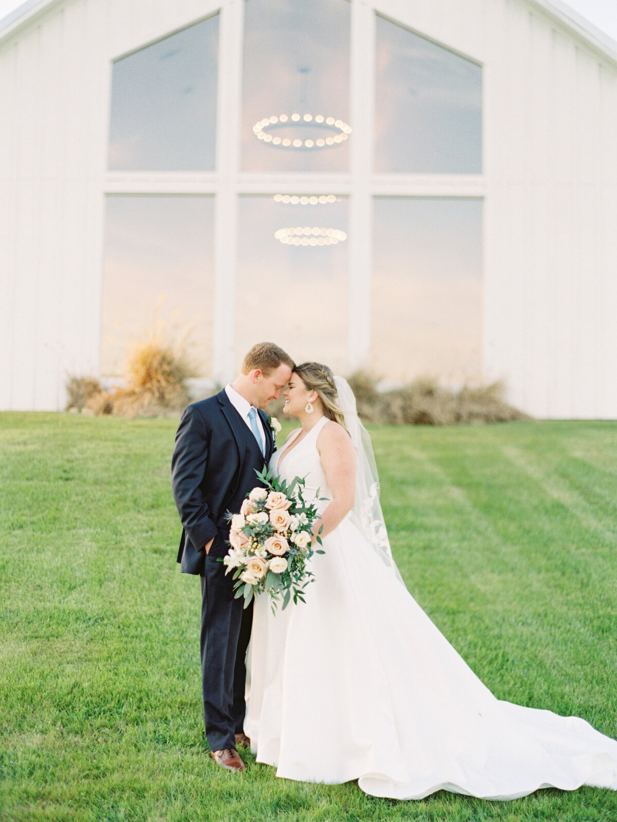 the-farmhouse-wedding-houston-texas-wedding-photographer-mackenzie-reiter-photography-75
