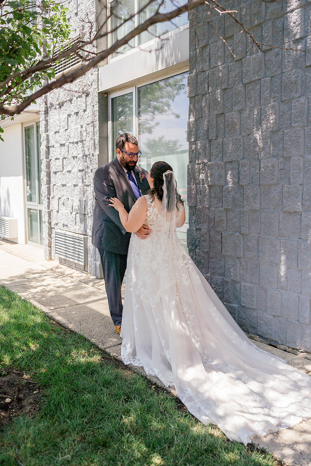 Eliana-Melmed-Photography-Chicago-LosAngeles-Jewish-WeddingPhotography-ElianaSklar-FirstLook-00097