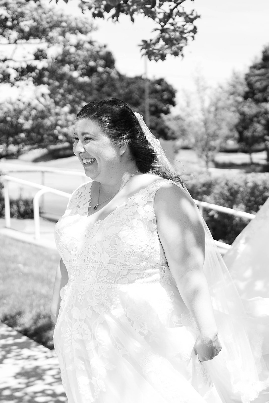 Eliana-Melmed-Photography-Chicago-LosAngeles-Jewish-WeddingPhotography-ElianaSklar-FirstLook-00067