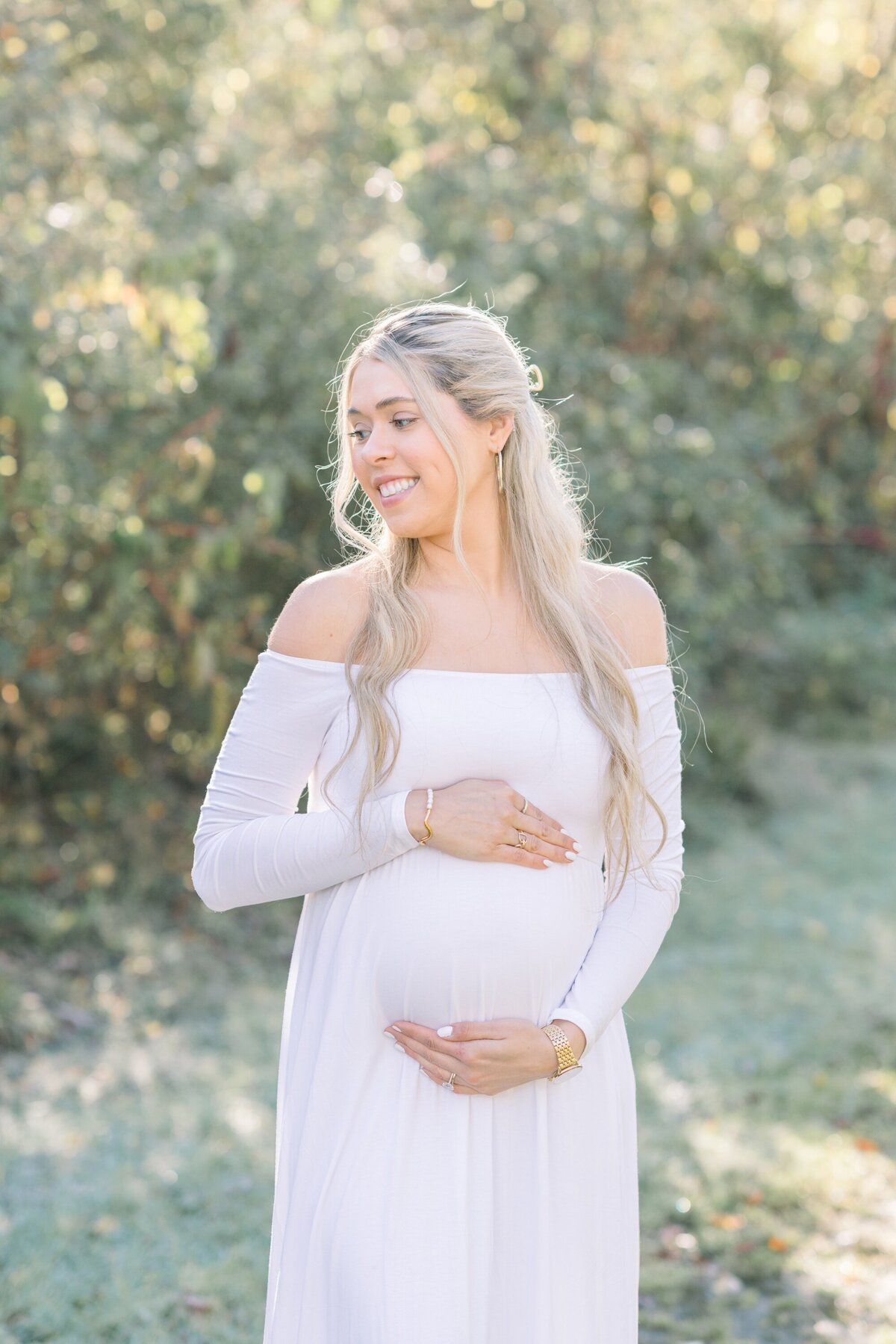 pregnant mom in white dress in lagrangeville ny