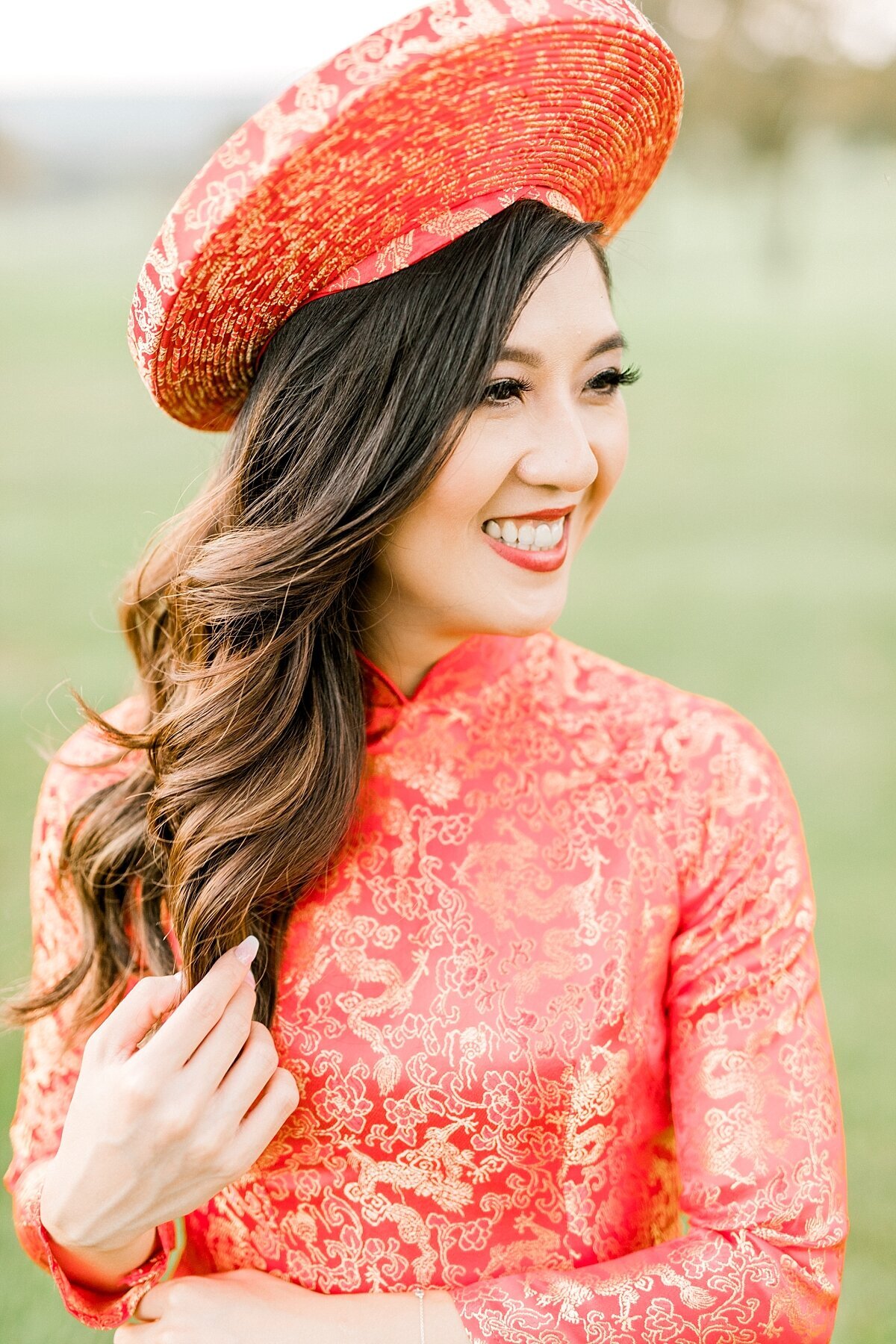 Vietnamese Bride in red traditional clothing