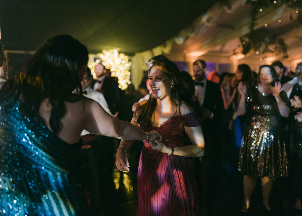 chloe-winstanley-wedding-oxford-gsp-guests-dancing