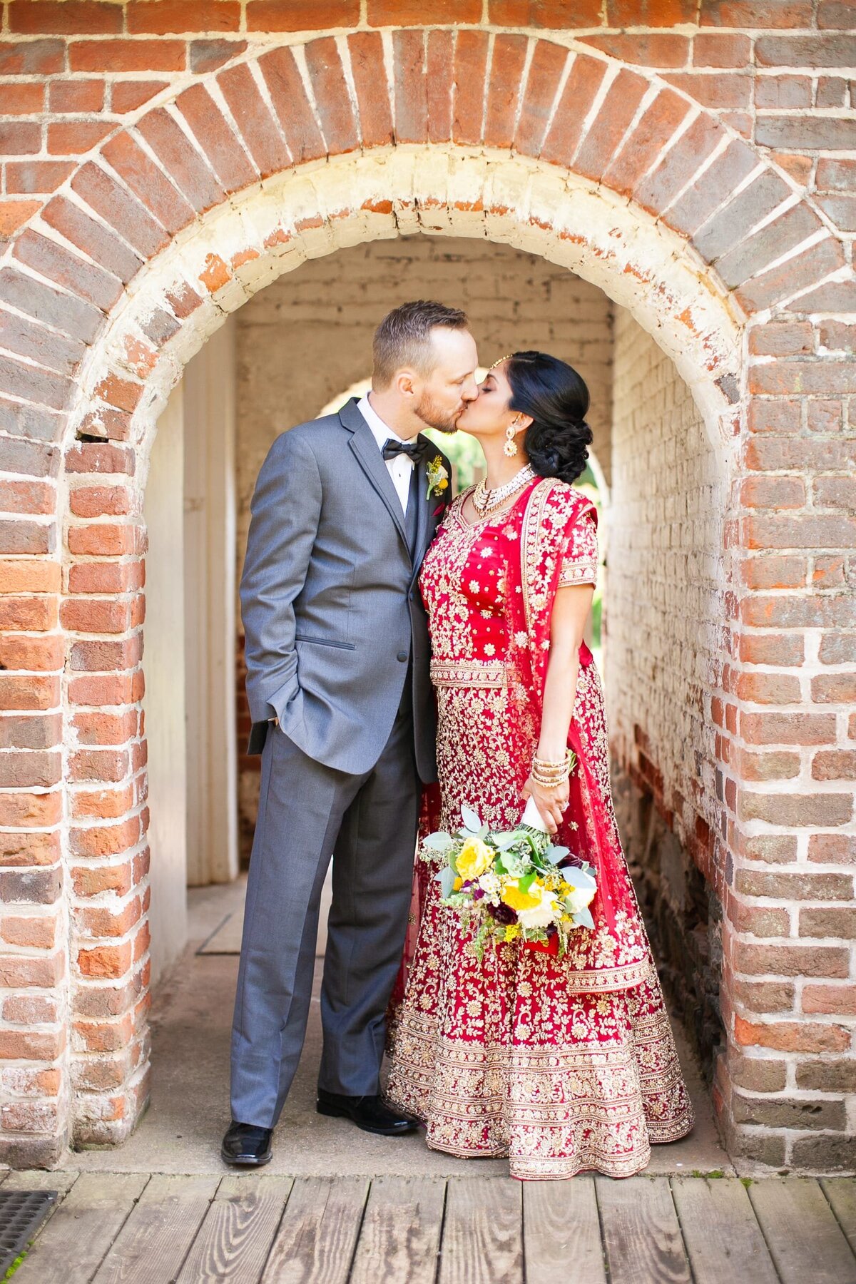 bride-groom-brick-arch