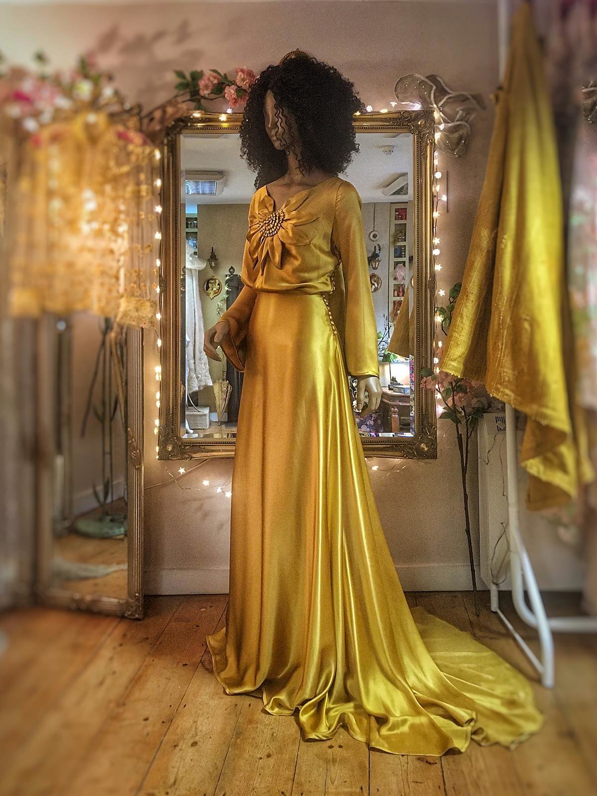 Vincent-golden-yellow-silk-satin-evening-red-carpet-gown-JoanneFlemingDesign (5)_WEB