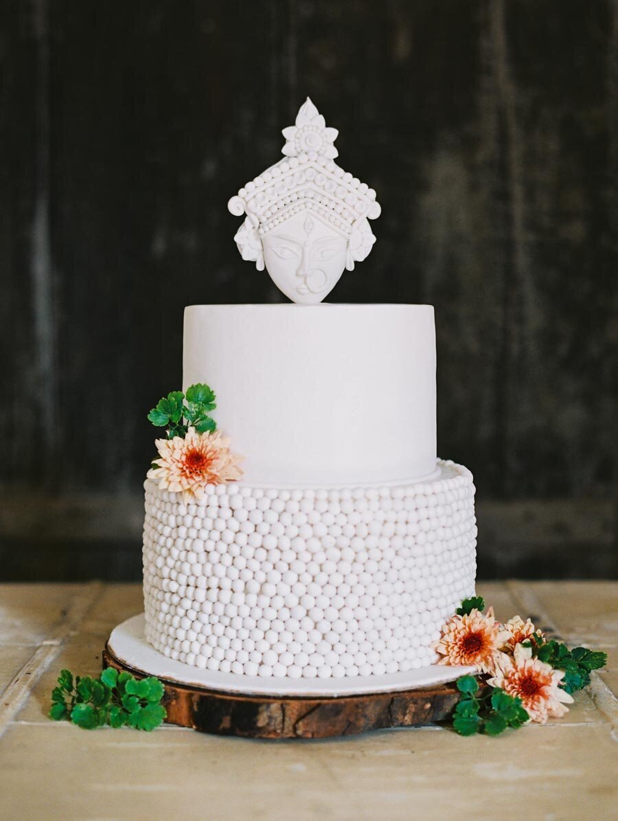 White Modern Indian Wedding Cake Durga Rouge Cafe Kolkata Bonnie Sen Photography