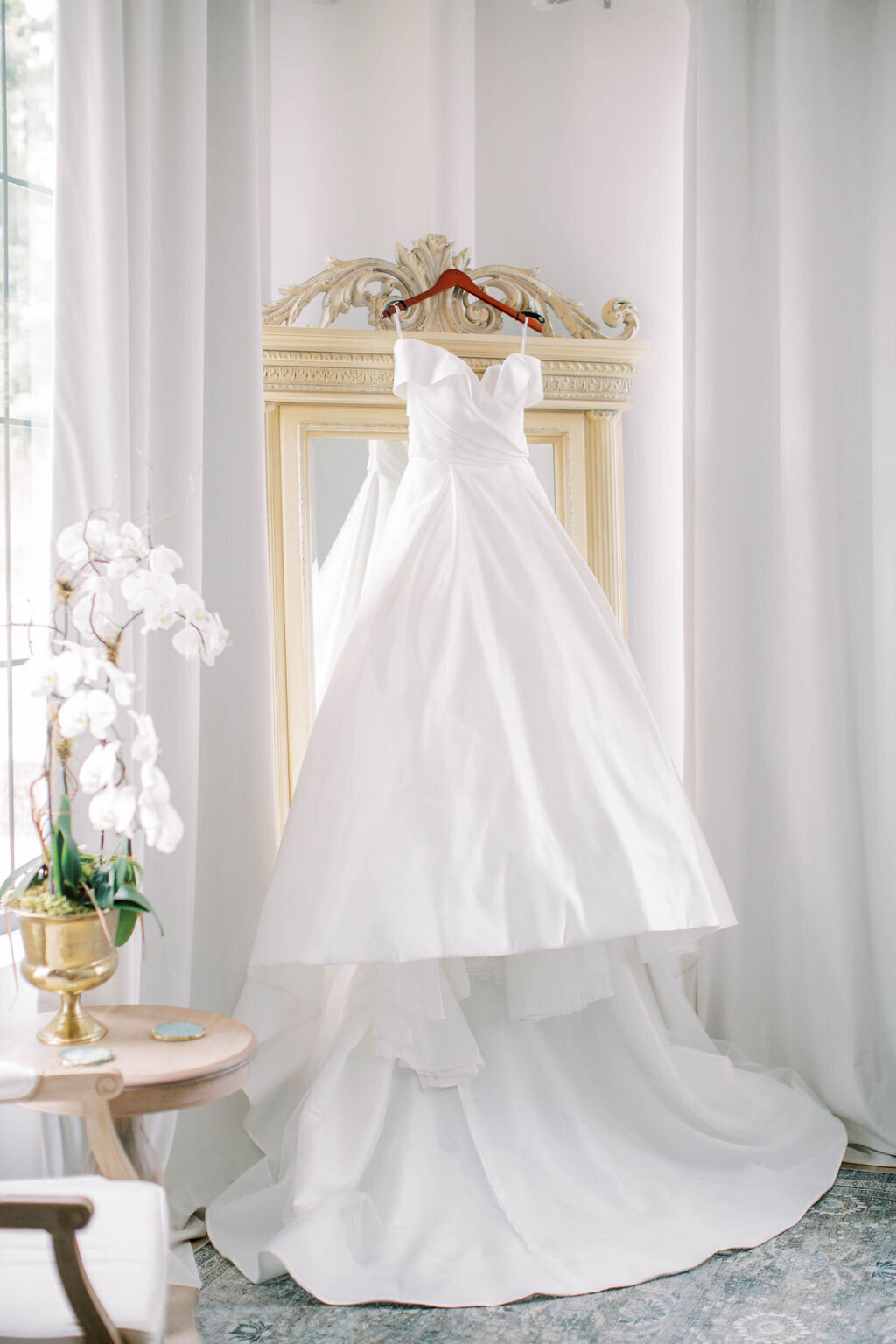 pronovias wedding dress on mirror