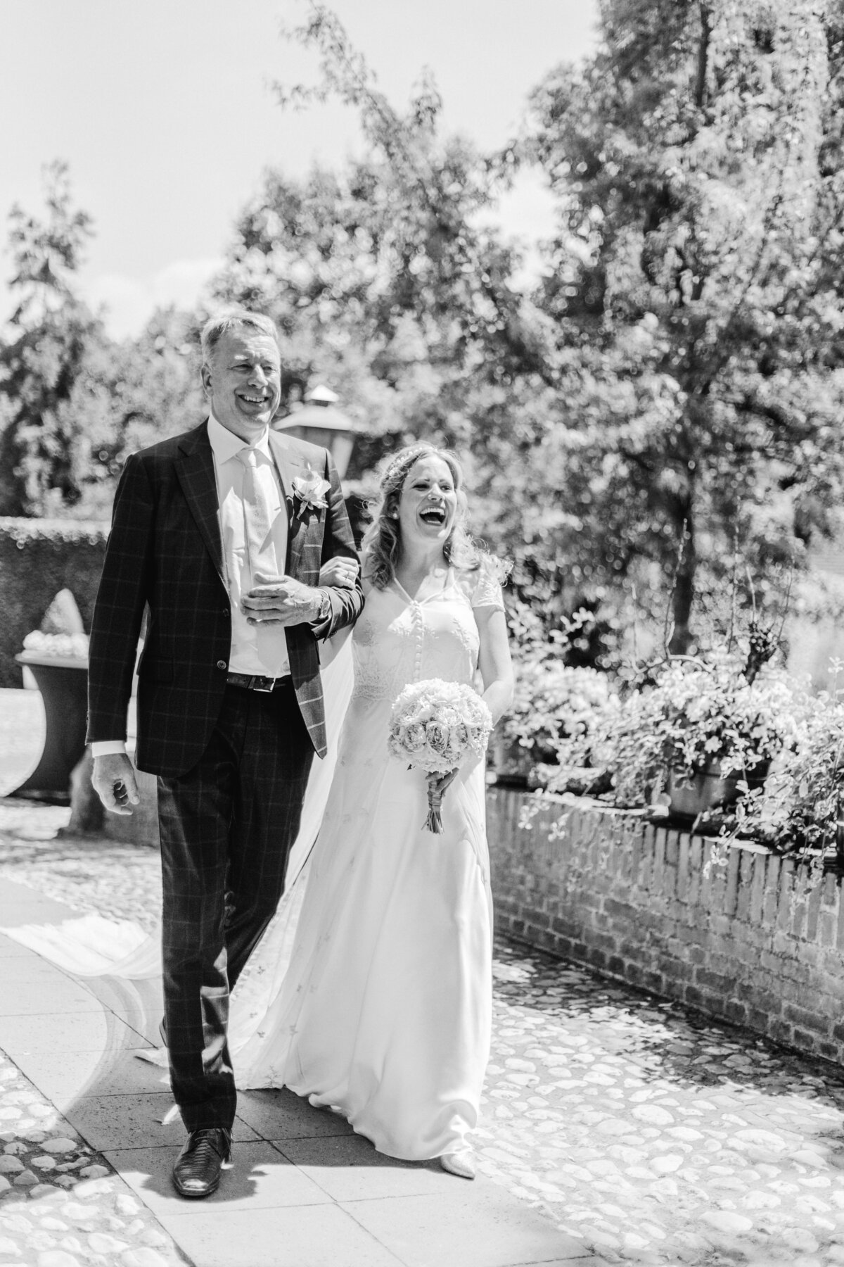 Ymke & Robbin - Laura de Roeck Photography 00135ZW Kasteel Groot Buggenum Luxe Bruiloft 