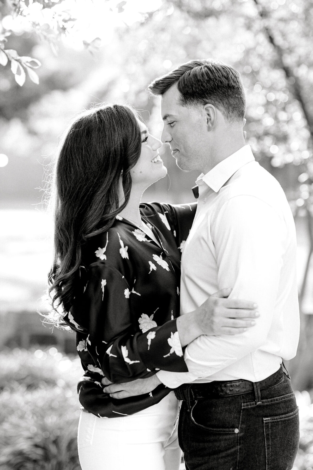 Samantha & Luke's Reverchon Park Engagement Session | Dallas Wedding Photographer | Sami Kathryn Photography-9
