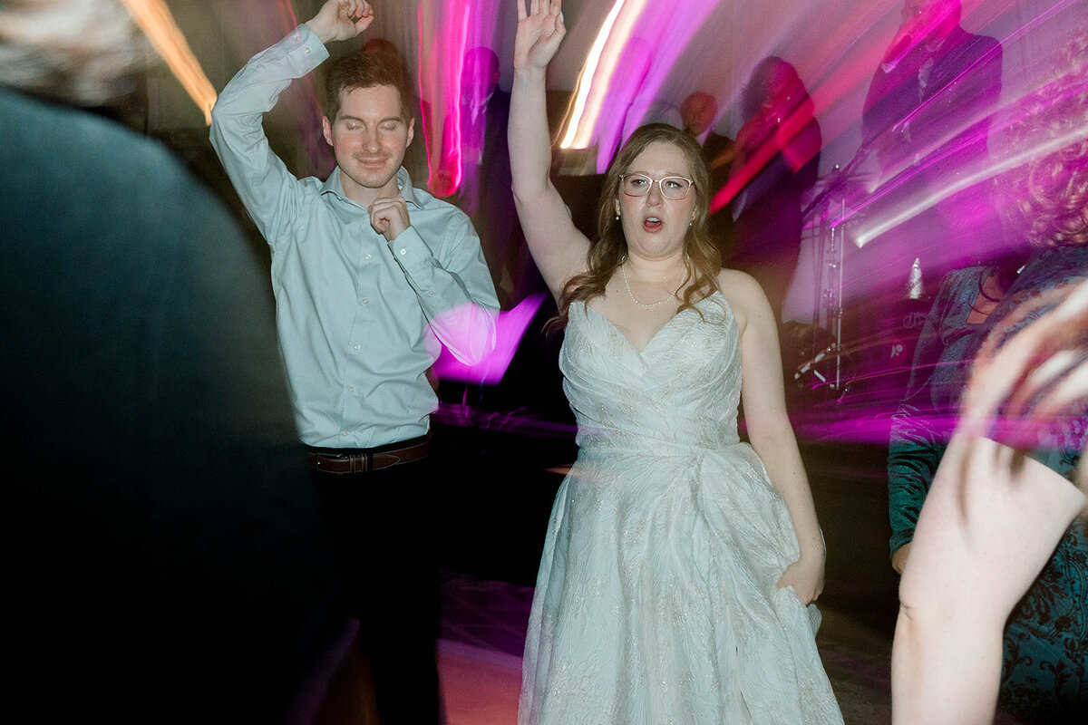 Eliana-Melmed-Photography-Chicago-LosAngeles-Jewish-WeddingPhotography-Dancefloor-00096