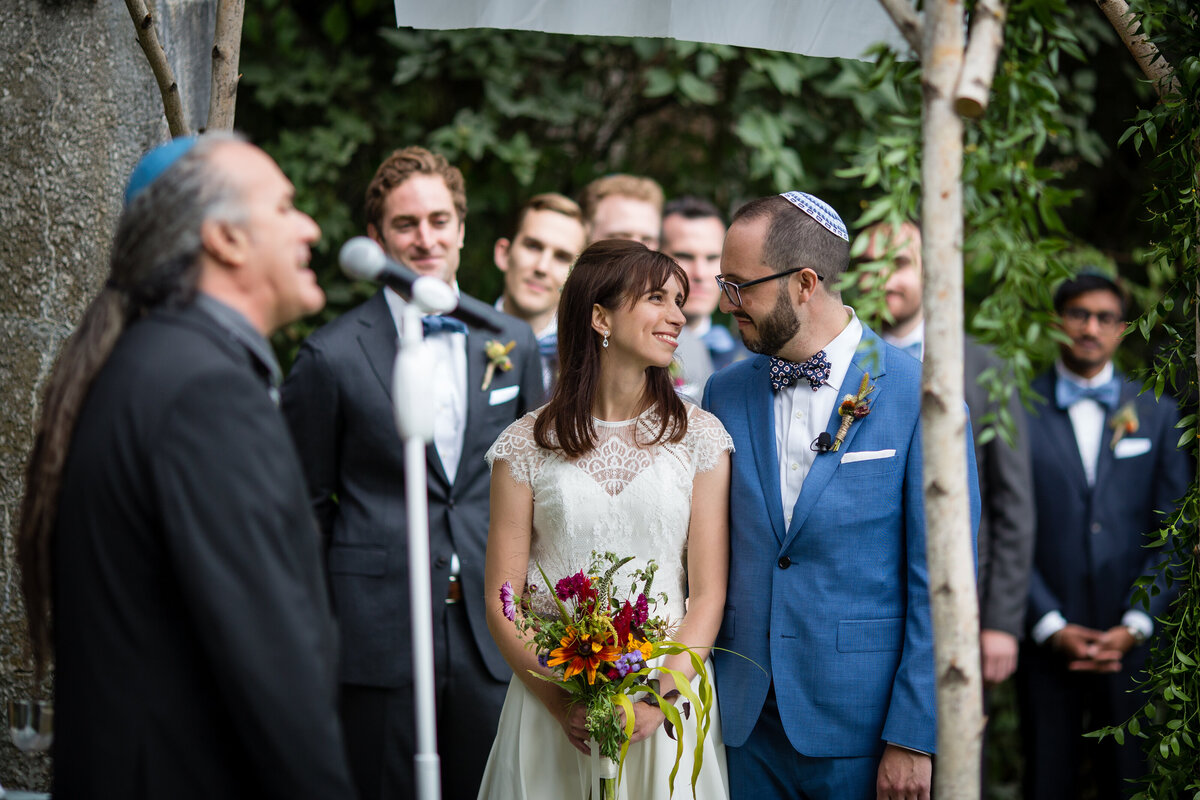 Witness the magic of this breathtaking wedding moment at a Chesterwood Berskshires, skillfully captured by photographer Matthew Cavanaugh.