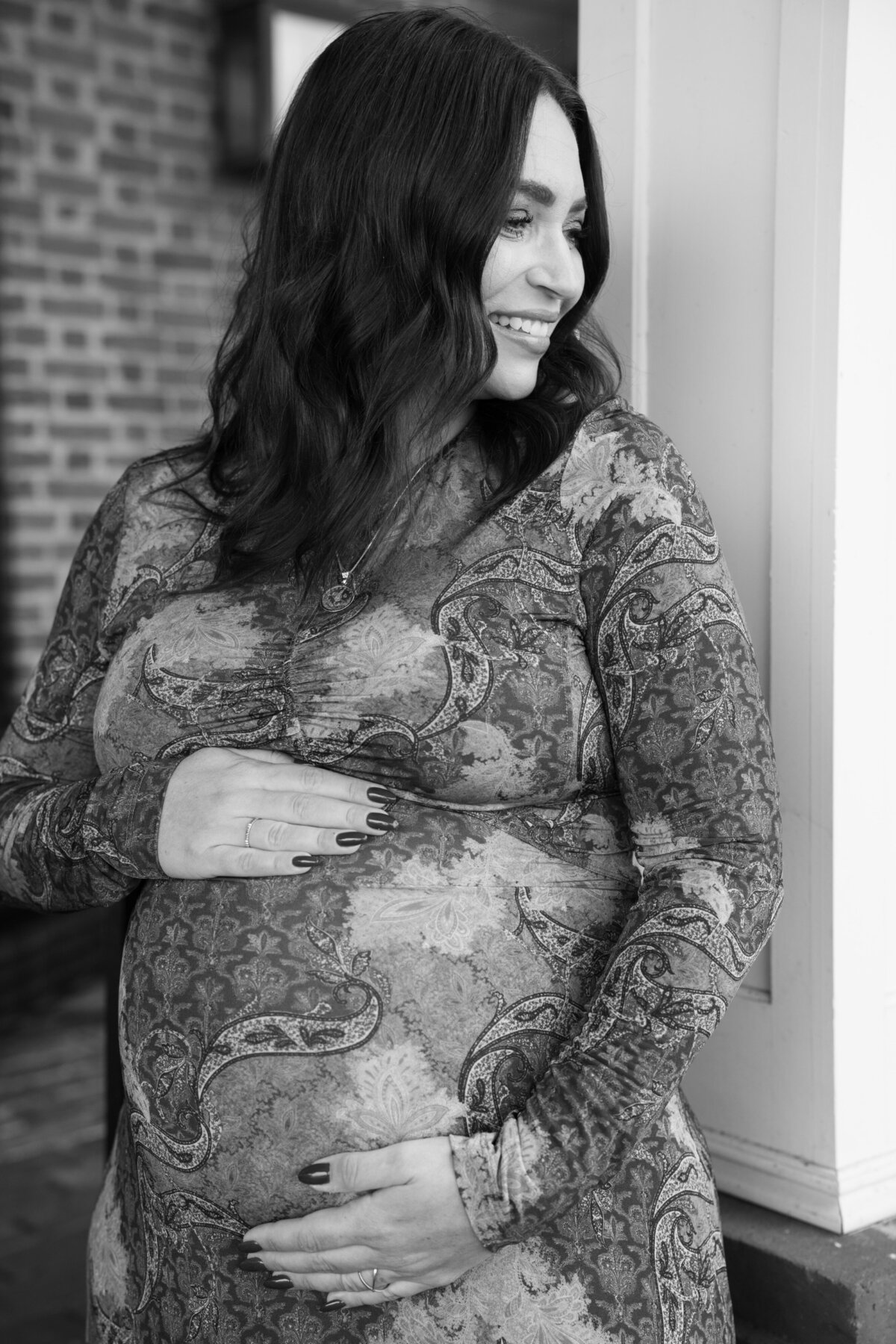 Maternity-Photos-at-Delafield-Hotel-5