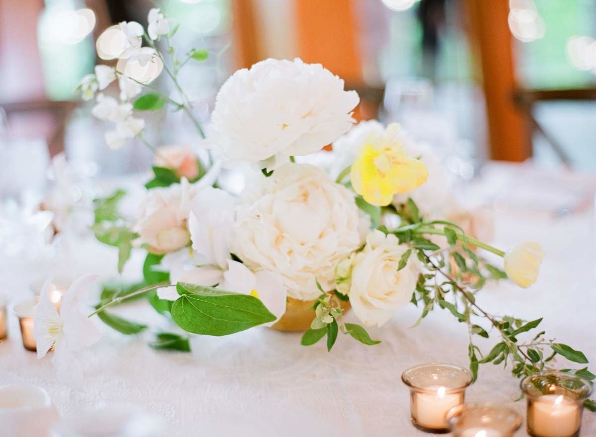 white-wedding-centerpieces-with-peonies
