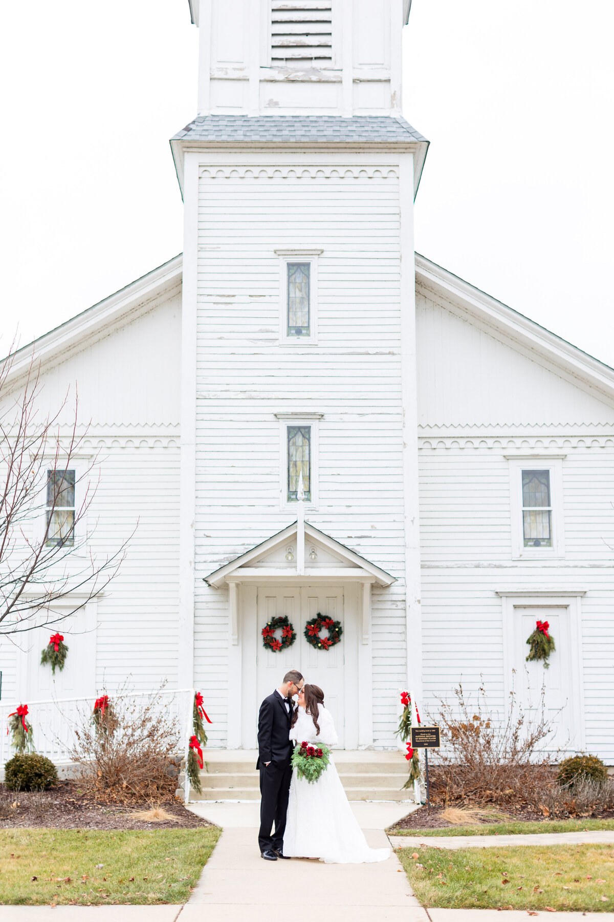 fairytale-christmas-wedding-at-the-chapel-on-the-green-29