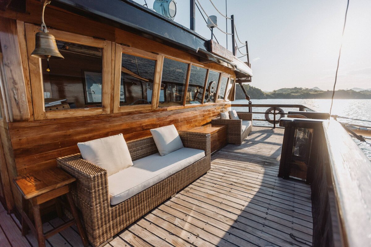 El Aleph Yacht Charter Indonesia Exterior Day Bed