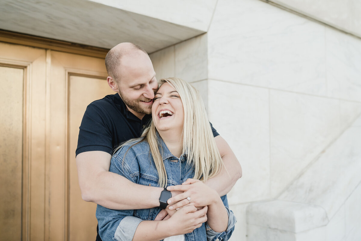 DOWNTOWN DETROIT ENGAGEMENT PICTURES IN DETROIT MICHIGAN PROVIDED BY KARI DAWSON PHOTOGRAPHY TOP-RATED DETROIT WEDDING PHOTOGRAPHER