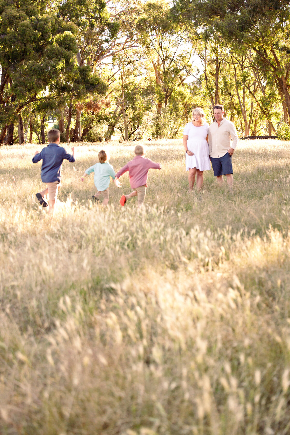 candid-photograph-boys-running-to-parents
