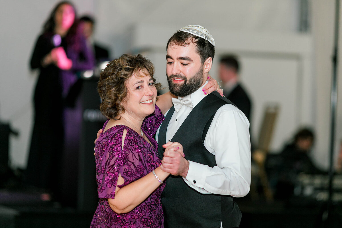 Eliana-Melmed-Photography-Chicago-LosAngeles-Jewish-WeddingPhotography-DInnerSpeeches-00147