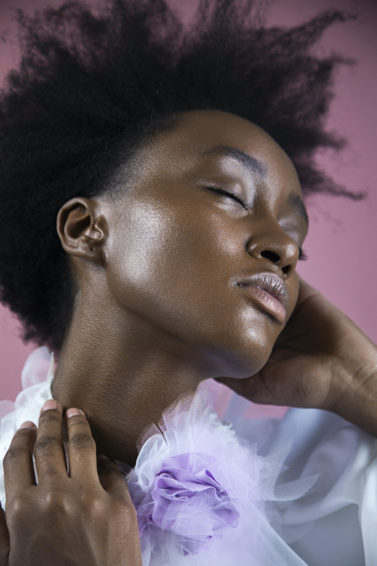 black-woman-editorial-shoot-natural-makeup (2)
