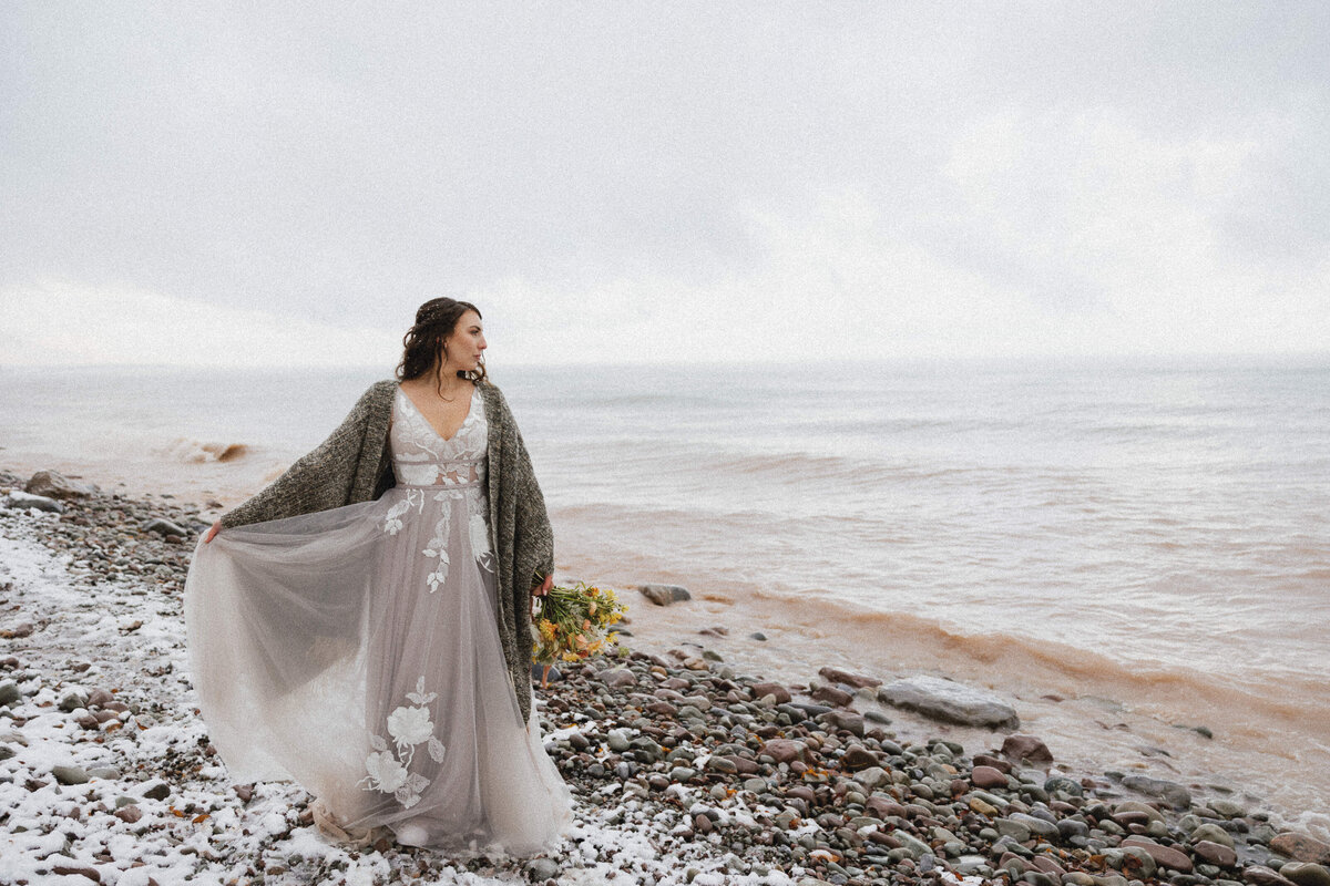 Rock&WanderPhotoCo-upstate-ny-chimney-bluffs-elopement-jamie-&-steve-81
