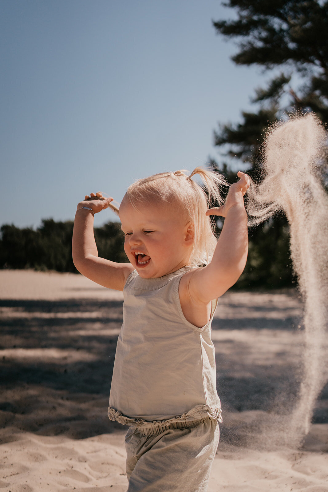 Gezinsfotografie in de Duinen  Leukfotografie – Spontane Familie Fotoshoots8