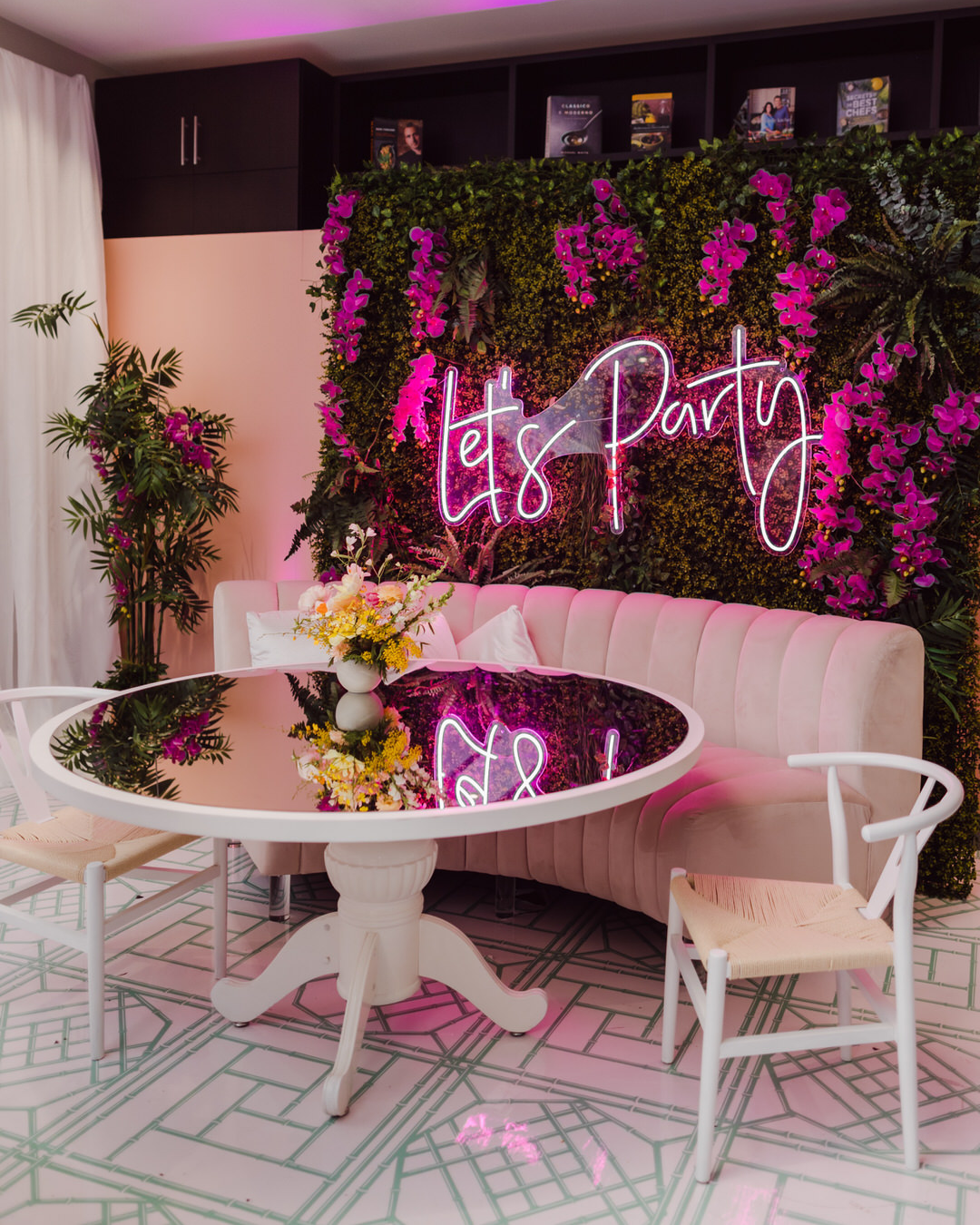 The Palm Popcorn Cabana at The 2023 WedLuxe Show Toronto photos by Purple Tree Photography4