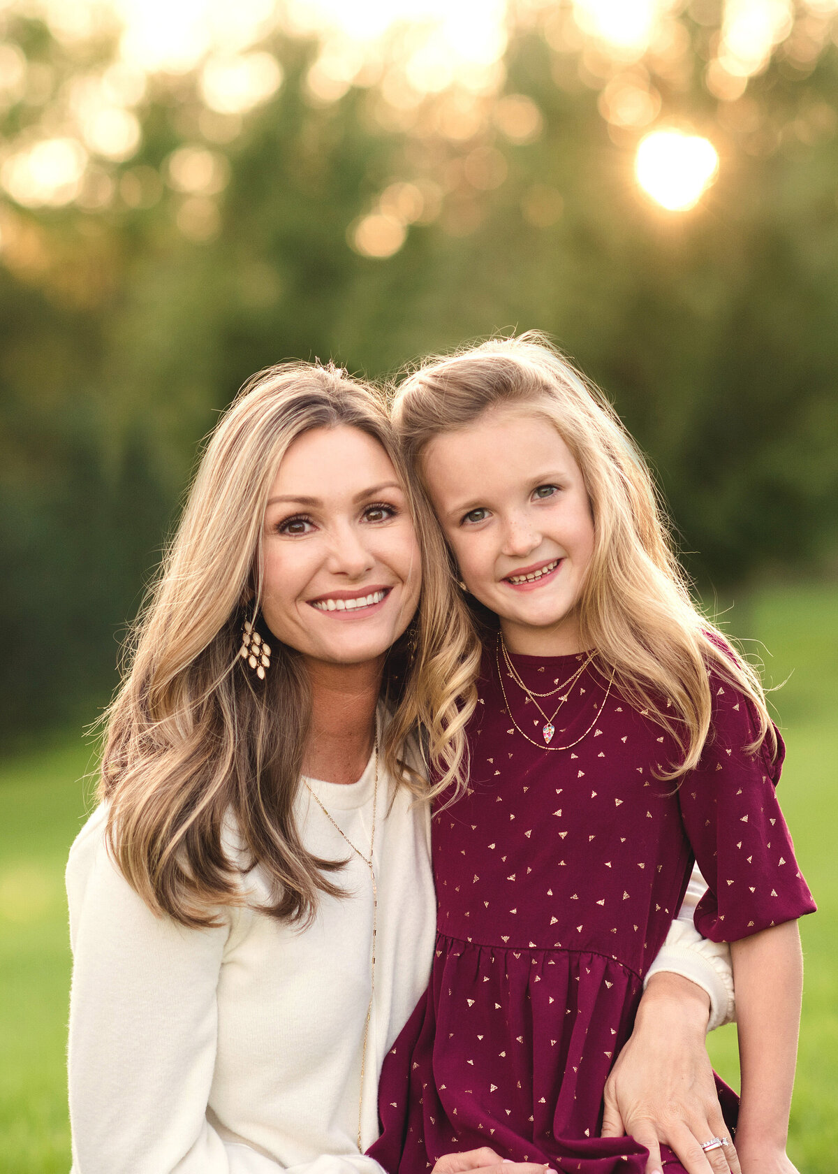 Des-Moines-Iowa-Family-Photographer-Theresa-Schumacher-Photography-Fall-Mom-Daughter-Golden-Hour