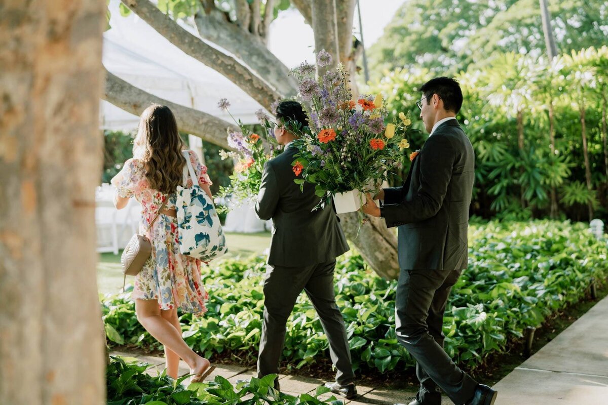 backyard-wedding-ceremony-photographer-hawaii-48