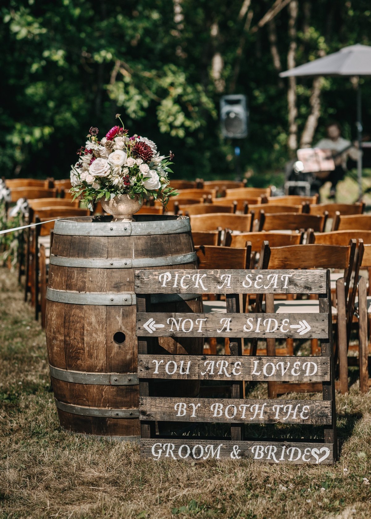 BKC4U WEDDING FLOWERS wine barrel wedding flower arrangement
