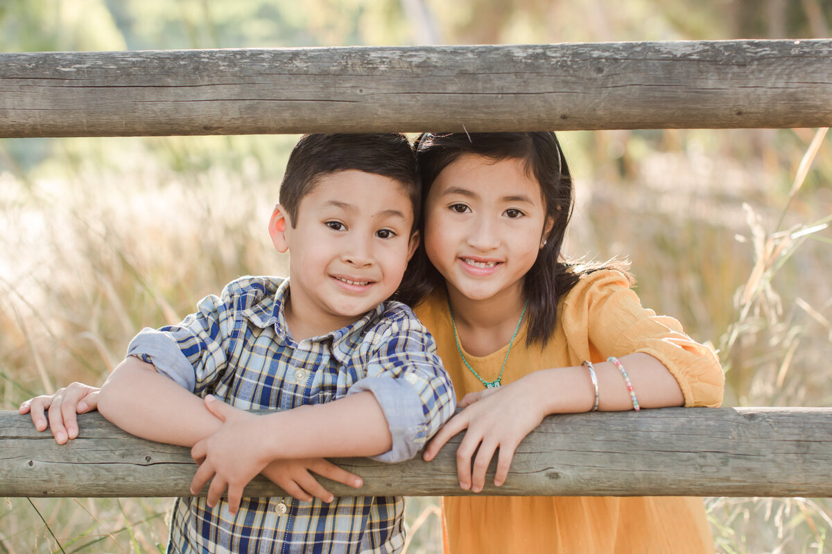 morrison-pond-san-diego-family-photography-fence