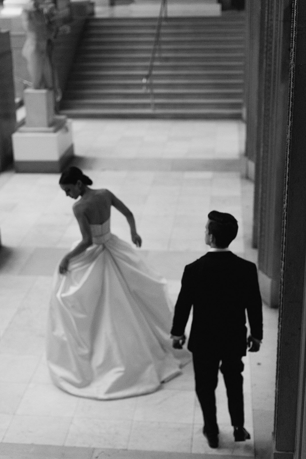 Elegant wedding ceremony at the Carnegie Museum of Natural History in Pittsburgh