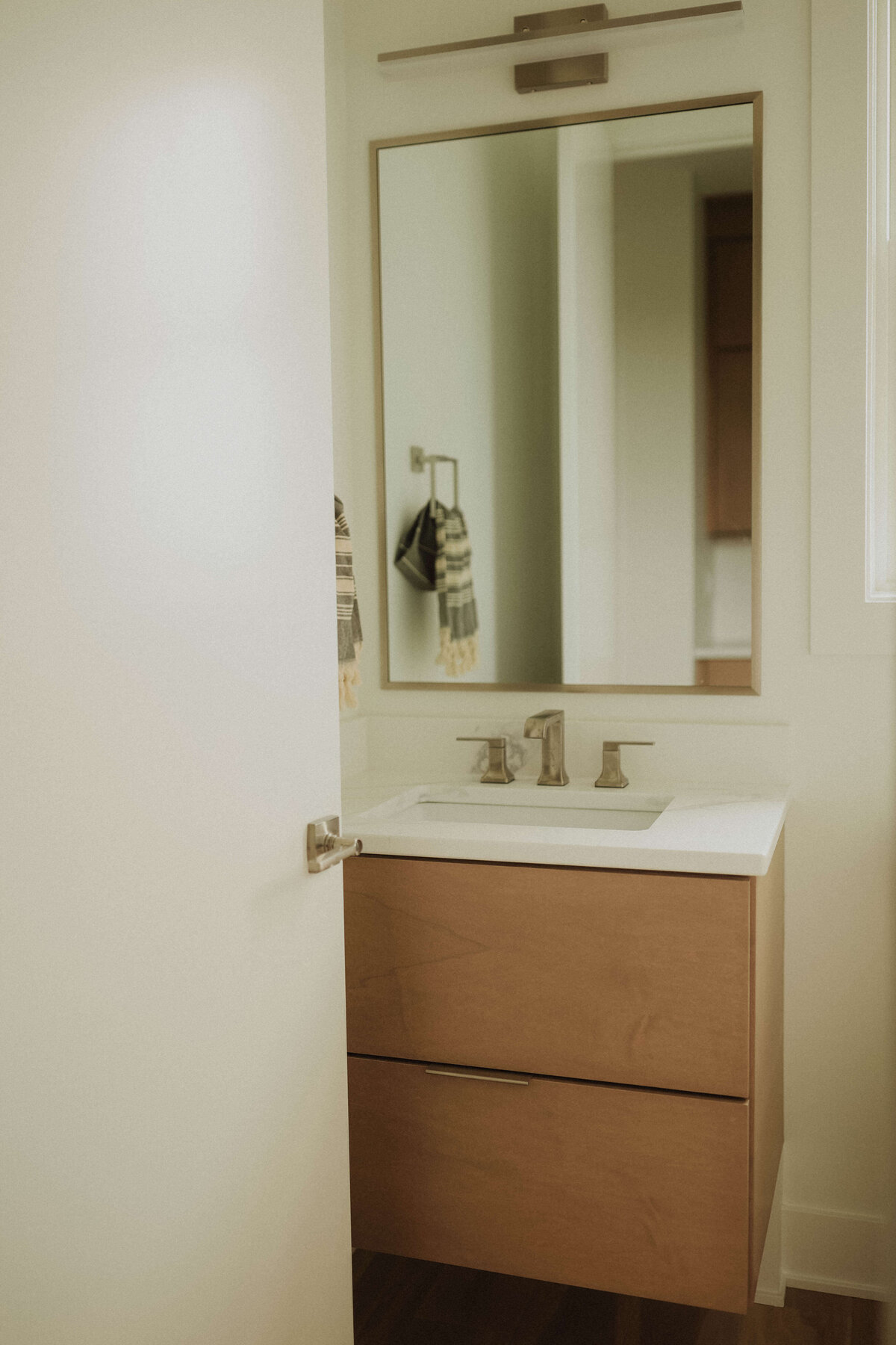 1320-Bathroom-Polk-City-Central-Iowa-Custom-Home-JRL-Builders-3F1A4633