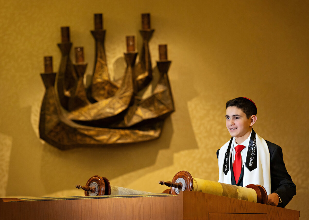 bar-mitzvah-torah-reading-east-brunswick-jewish-center